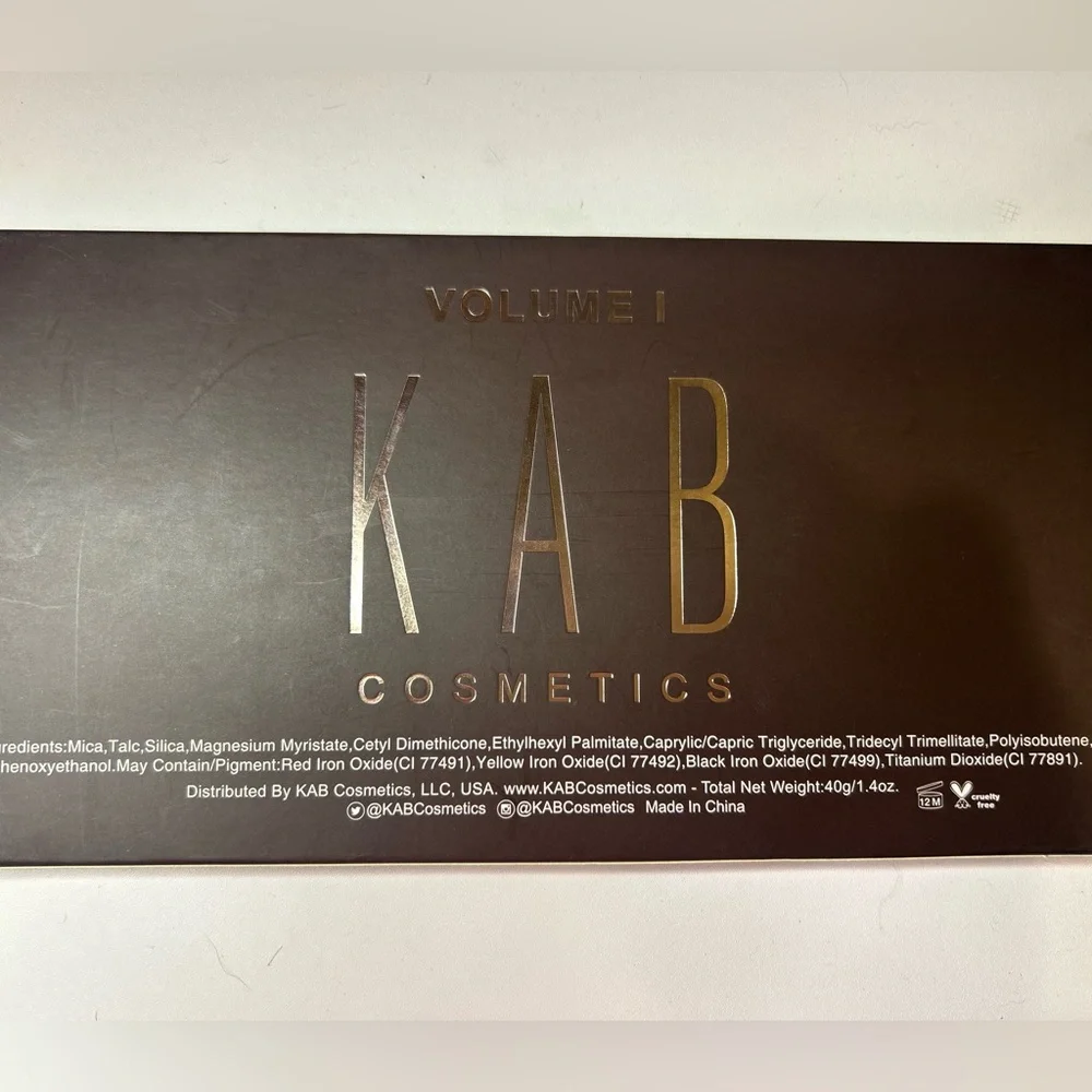 ⭐️ KAB Cosmetics Contour Palette Volume 1
